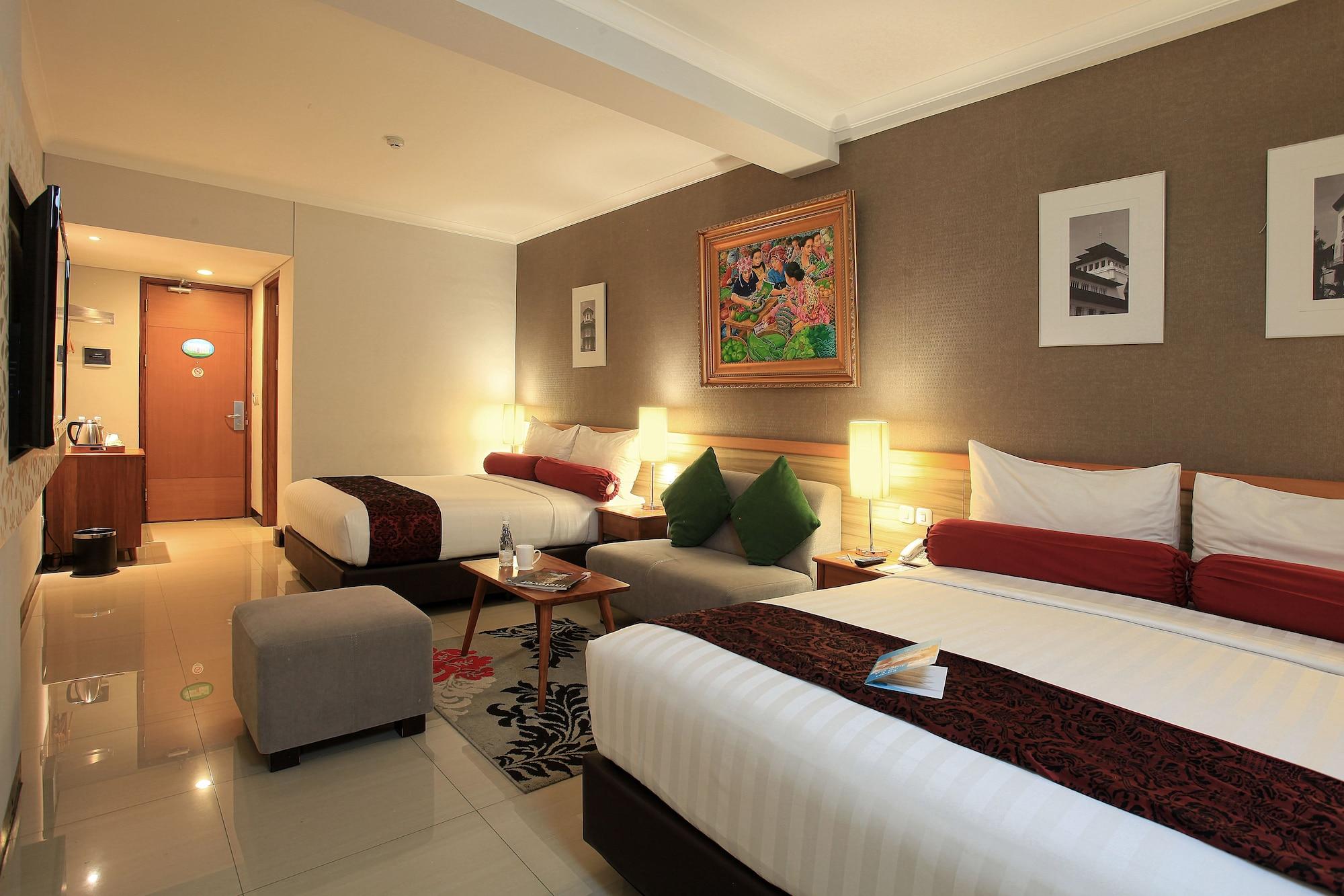 Hotel Ivory